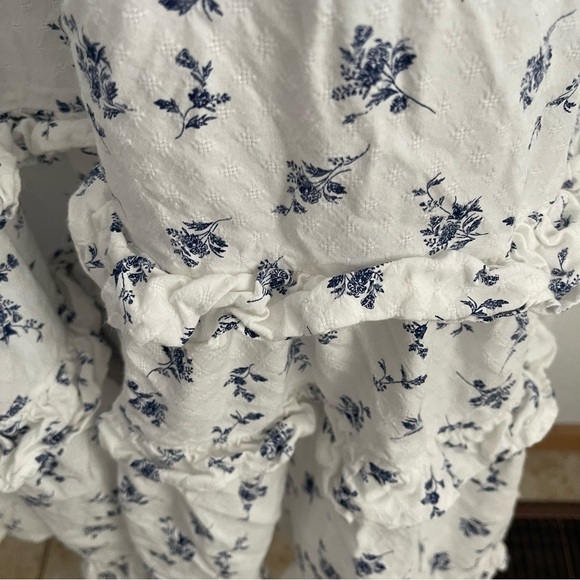 Universal Thread Maxi Dress Size 1X  White Blue Floral Tiered Sleeveless Flowy - Picture 7 of 13